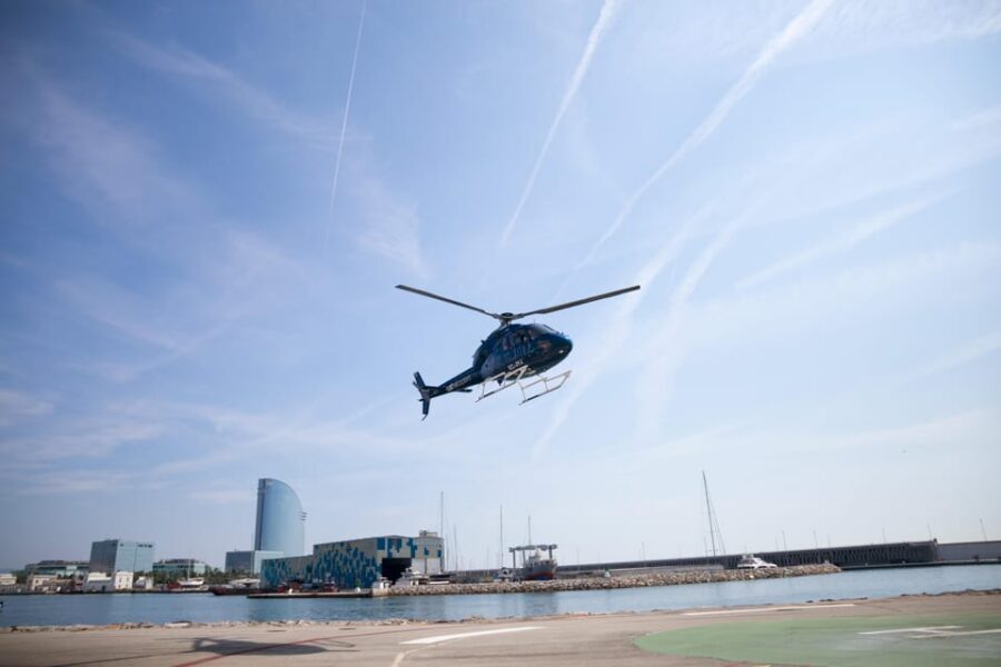 Barcelona: Boat Trip and Panoramic Helicopter Flight - Key things you’ll notice