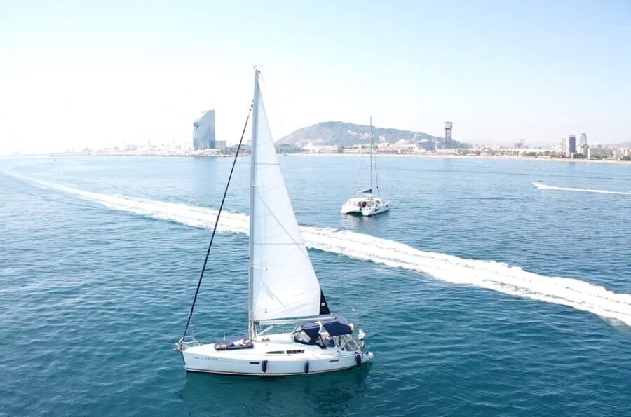 Barcelona: Boat trip with cava in amazing sailboat - Cava, drinks, and bringing the soundtrack