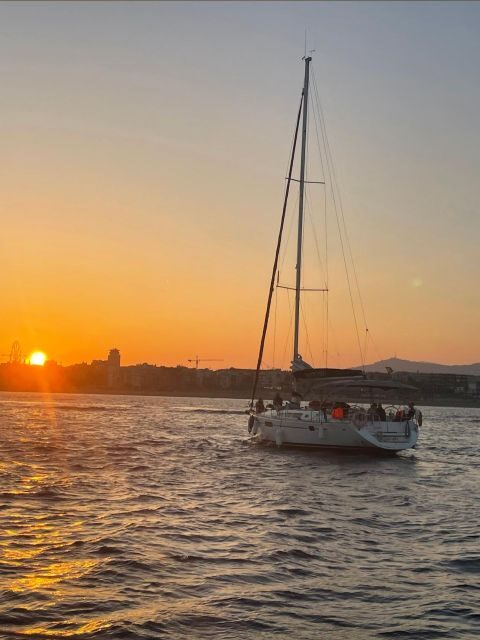 Barcelona: Boat trip with cava in amazing sailboat - How long it is, and what that means for your day