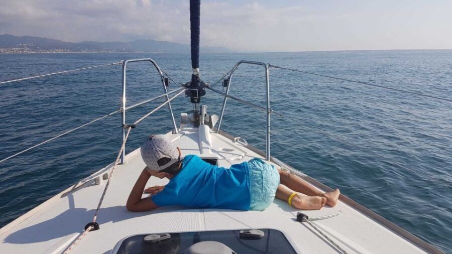 Barcelona: Boat trip with cava in amazing sailboat - How the skipper picks your route (and why you should care)