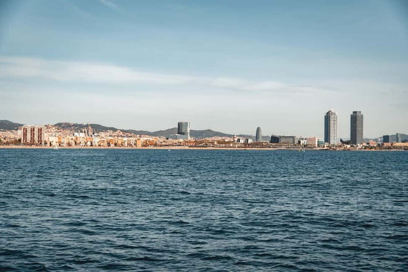 Barcelona: Brunch Boat Party with Drinks and DJ - Why a brunch boat fits Barcelona so well