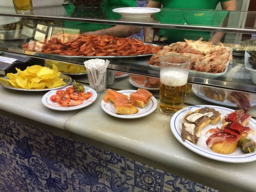 Barcelona Brunch Food Tour of Local Cafés & Neighborhoods - The guide experience: English plus useful local context