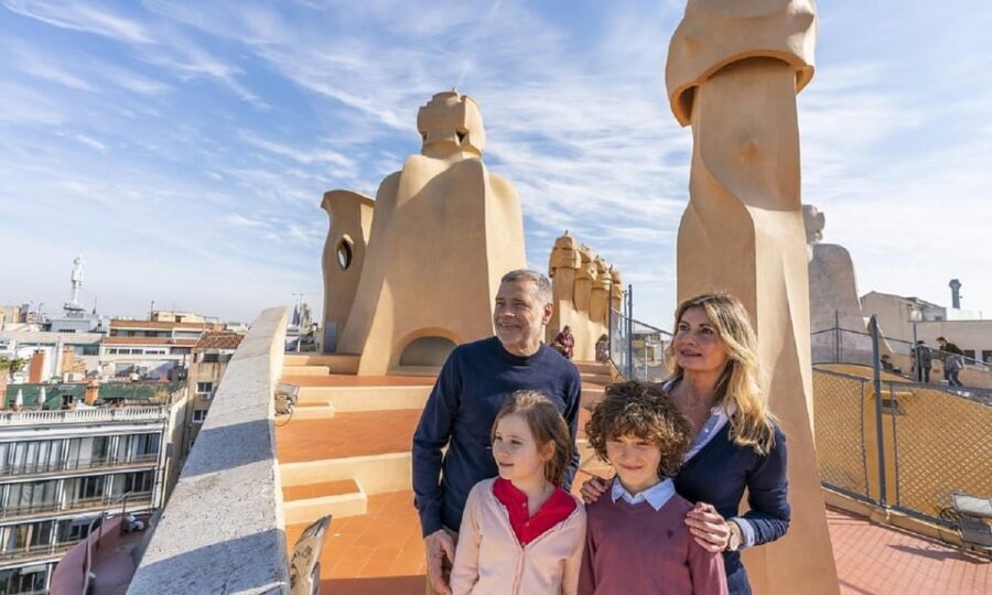 Barcelona: Casa Batlló, Casa Milà & Casa Vicens Guided Tour - Casa Vicens at your own pace: audio guide and optional cava