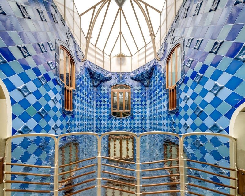 Barcelona: Casa Batlló, Casa Milà & Casa Vicens Guided Tour - Entering Casa Batlló: the facade that feels alive