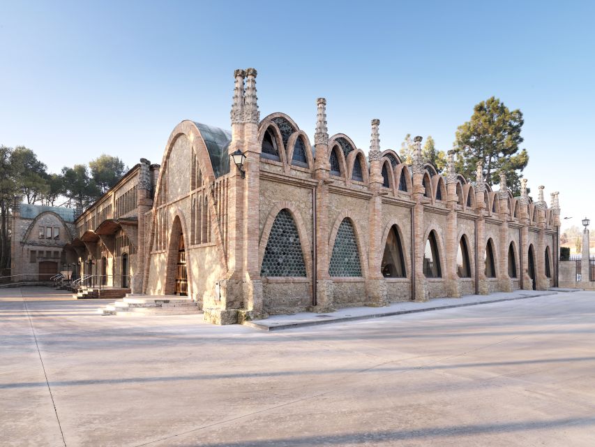 Barcelona: Casa Codorníu Guided Tour with Cava Tastings - Sala Puig: the Cathedral of Cava and a quick history reset