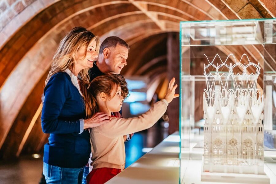 Barcelona: Casa Milà Early-Morning Access Guided Tour - Why Casa Milà feels different at first light