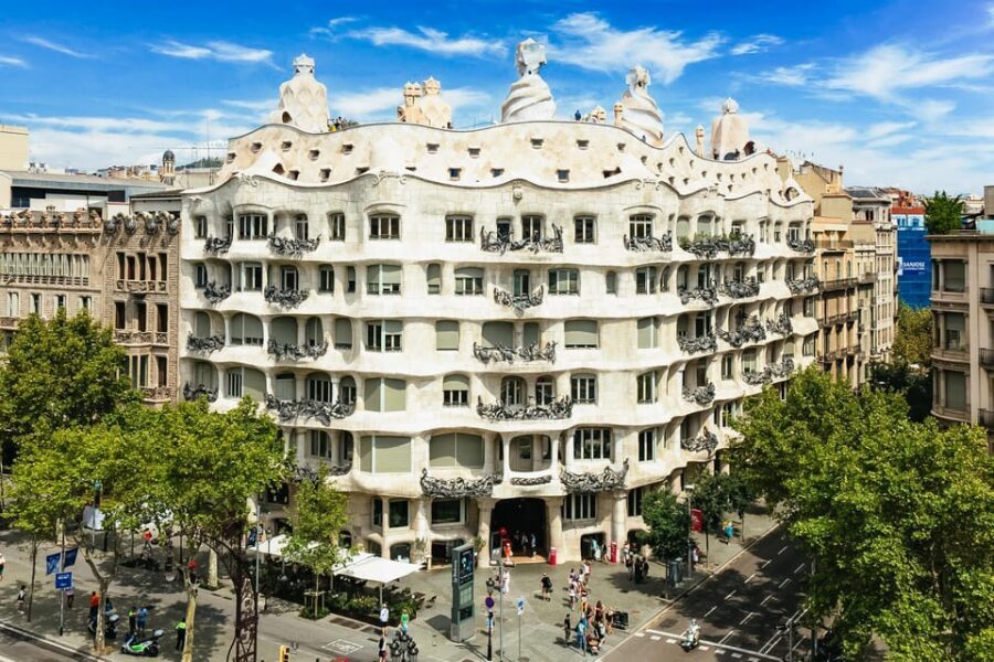Barcelona: Casa Milà Early-Morning Access Guided Tour - Inside La Pedrera: Warrior Rooftop and Whale Attic up close