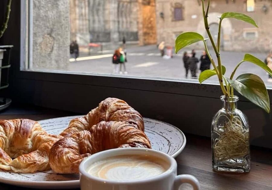 Barcelona Cathedral: Sunrise Tour & Breakfast - Inside the Cathedral for 75 Minutes of Guided Storytelling