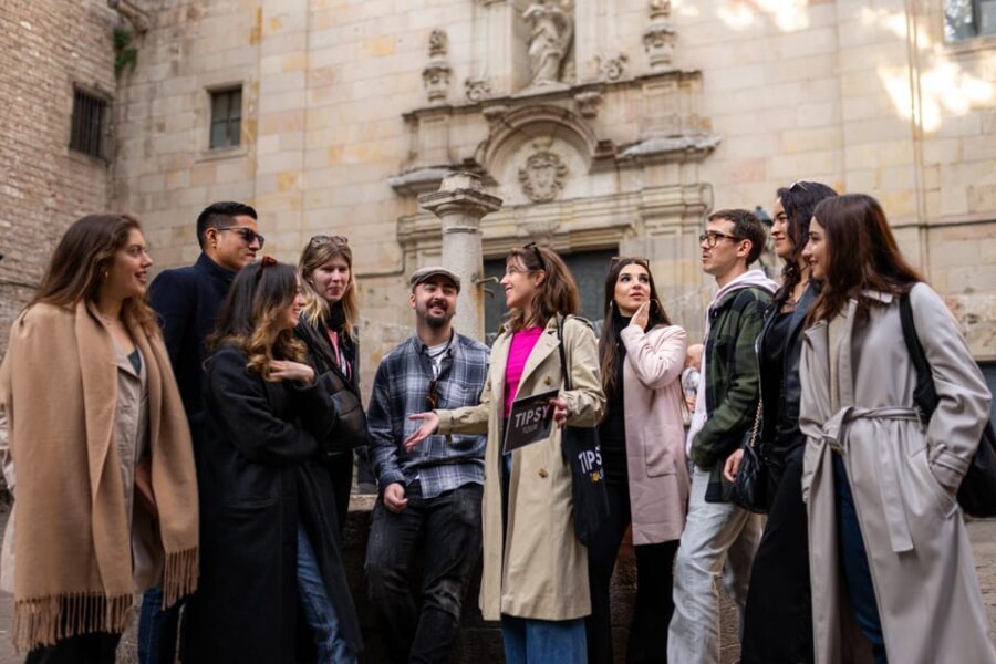 Barcelona: Cathedrals and Squares Walking Tour - Els Quatre Gats: a cultural stop that explains Barcelona beyond churches