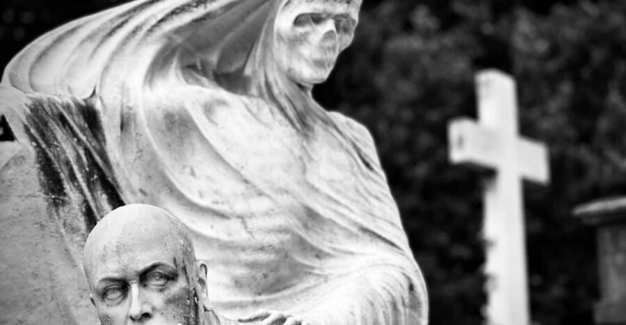 Barcelona: Cemetery Tour - Gothic Graves & Local History - Stop-by-stop: from the sea-facing viewpoints to Durruti and Miró