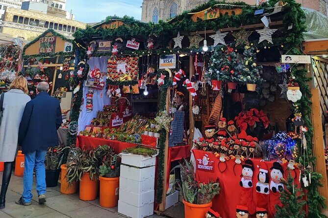 Barcelona Christmas Walking Tour - Santa Workshop and the Christmas Restaurant Stop: Gift Ideas Plus Food Direction
