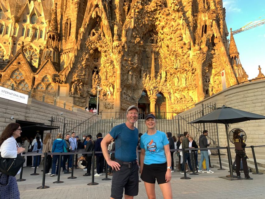 Barcelona: City Highlights Guided Running Tour - Gothic Barcelona Cathedral: The Calm Moment in the Middle