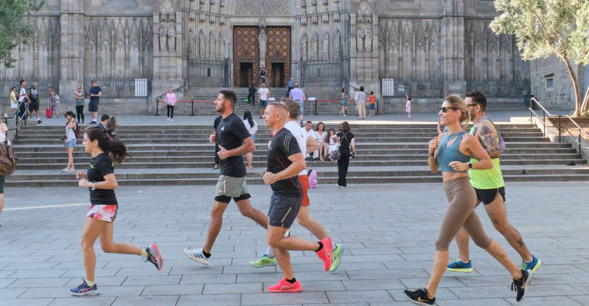 Barcelona: City Highlights Guided Running Tour - Finding Your Guide at Plaça de Catalunya (Don’t Overthink It)
