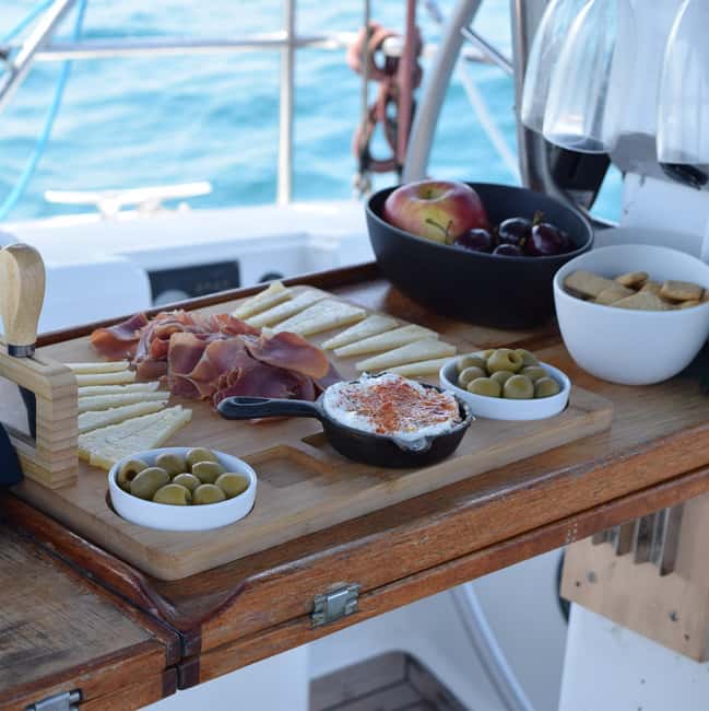 Barcelona: Coastline Sailing with Swim Toys w/ Food & Drinks - Tips to get the best experience on sailing day