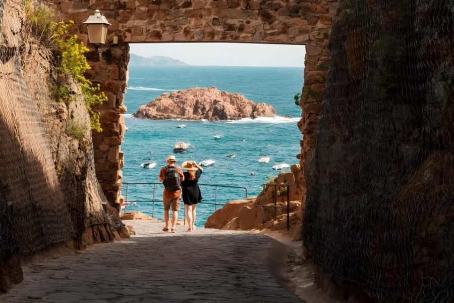 Barcelona: Costa Brava Kayak & Snorkeling Small Group Tour - Cliff jumping at the beach break: when it’s worth the nerves