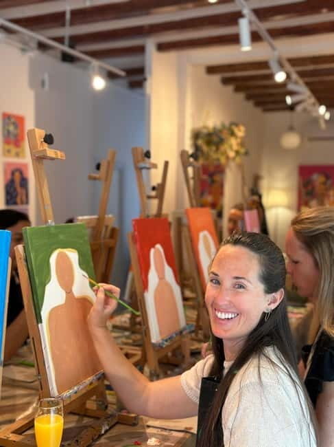 Barcelona: Create your own souvenir! Wine, Paint and Music! - Key highlights at a glance