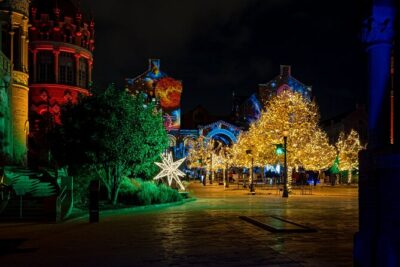 Barcelona cultural tailored private tour - guest pickup - Getting started: meeting point and optional pickup