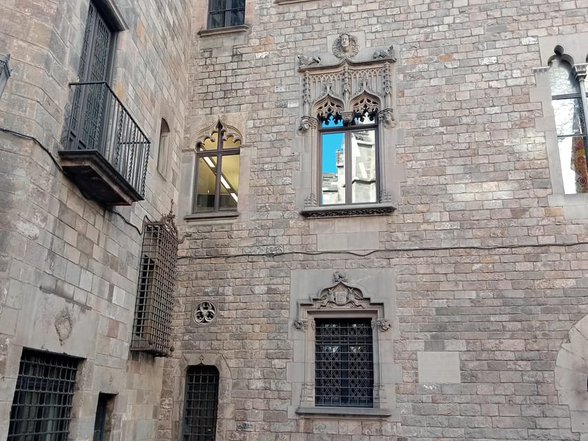 Barcelona: Curious Legends and Traditions of Old Town Tour - Barcelona Cathedral: A Landmark, Reframed by Street-Level Storytelling