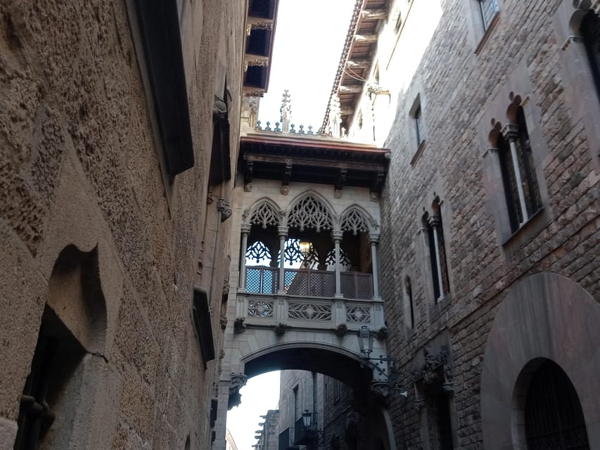 Barcelona: Curious Legends and Traditions of Old Town Tour - Barri de La Ribera and the Walk Toward El Born