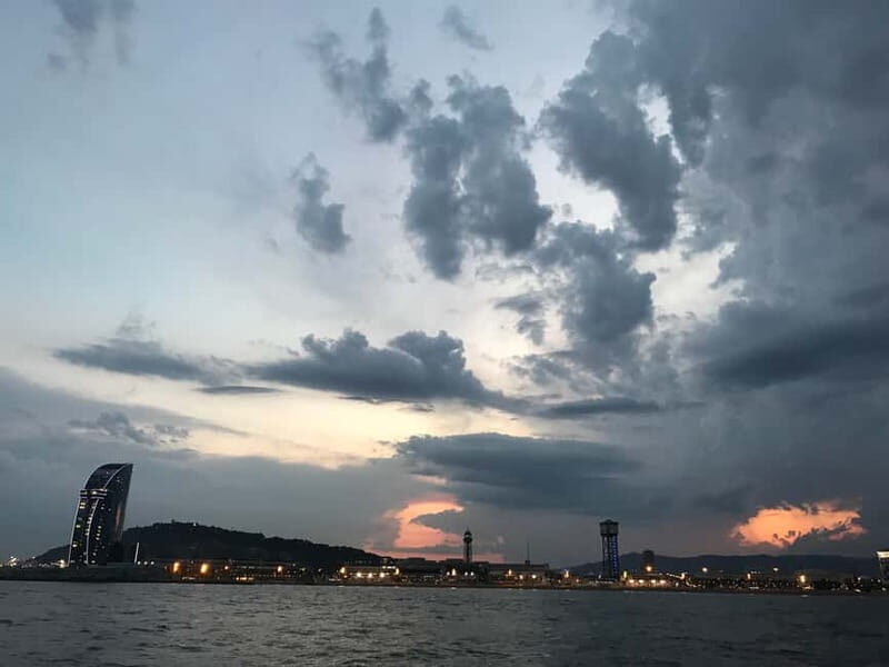 Barcelona: Daytime or Sunset Cruise with Drinks - Vila Olímpica: the best part of the skyline loop