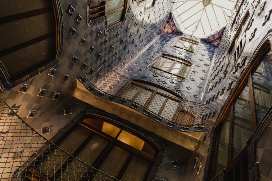 Barcelona: Discover Gaudí, Sagrada Familia, and Park Güell - How the transfers and breaks keep the day realistic