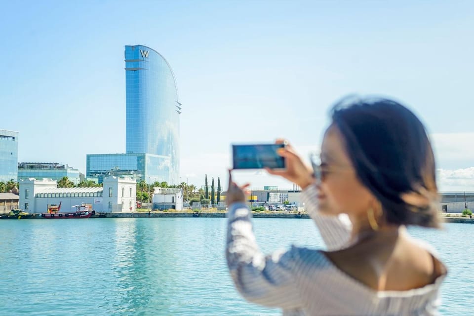 Barcelona: E-Bike Tour with Montjuic Cable Car & Boat Ride - Key things you’ll notice right away