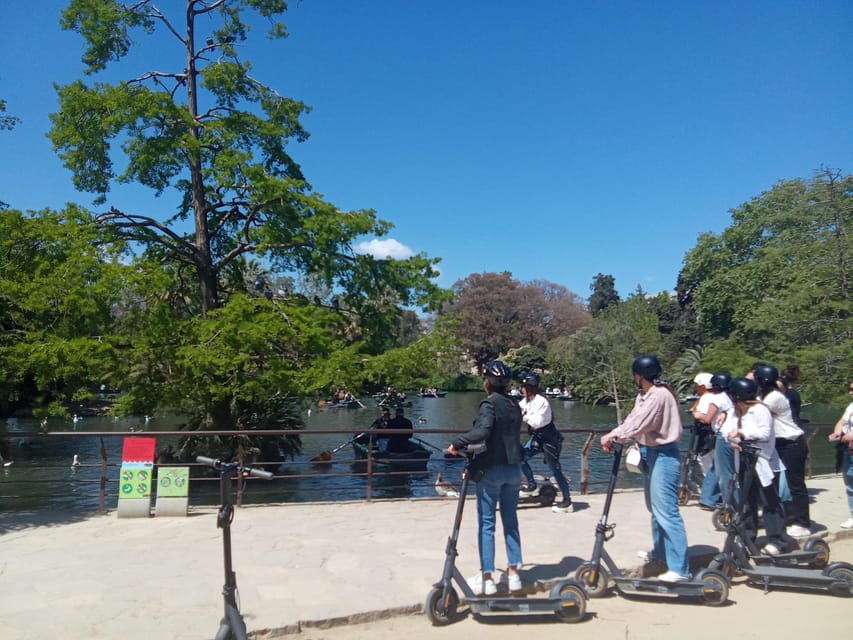 Barcelona: e-scooter and Bike tour - Vila Olímpica, Olympic Port Feel, and Arc de Triomf: The City’s Geometric Moments