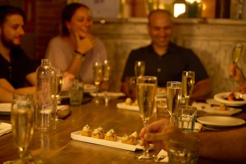 Barcelona: El Born Gourmet Food & Wine Small Group Tour - Santa Maria del Mar in 15 minutes: what to look for before you blink