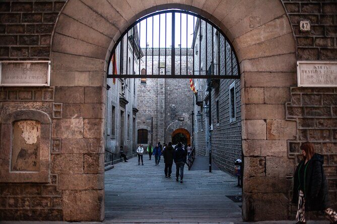 Barcelona El Raval Dark History Walking Tour - Entering El Raval’s Dark Stories on Foot