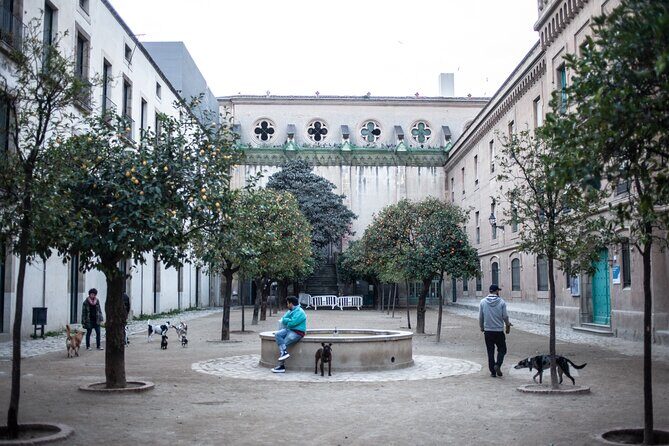 Barcelona El Raval Dark History Walking Tour - Guides and Storytelling: Where the Best Reviews Point