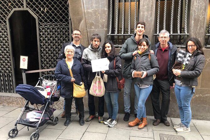 Barcelona escape game, time travel - Guides that keep the game fun: Mar Poc and Paula