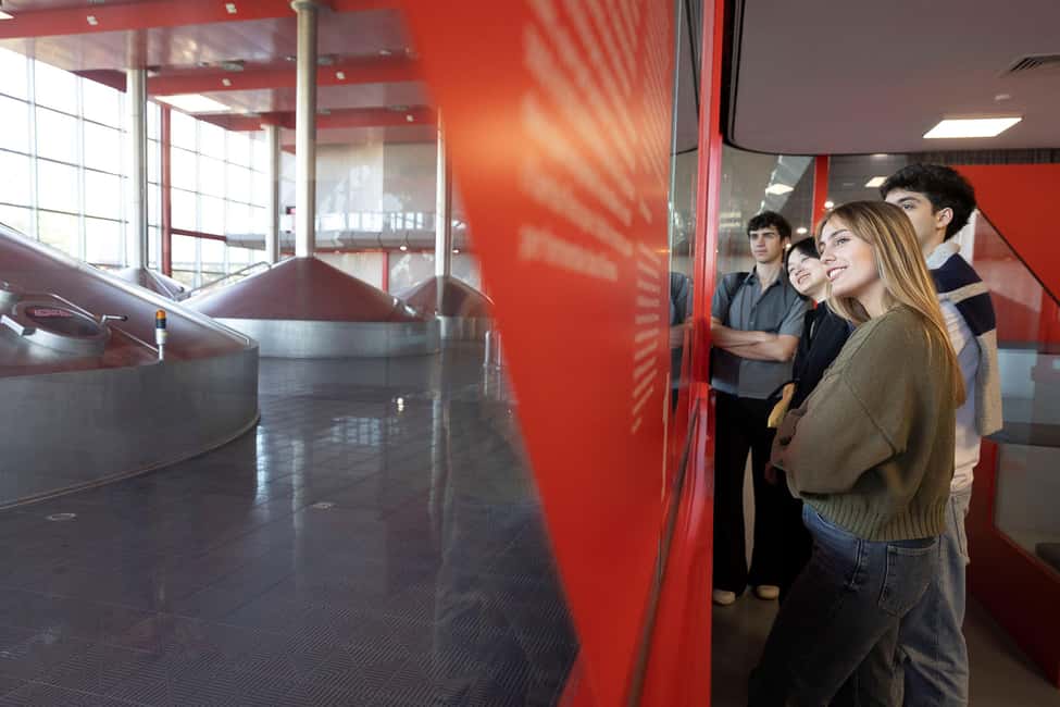 Barcelona: Estrella Damm Brewery Guided Tour with Tasting - How long it takes and how the 1.5 hours plays out