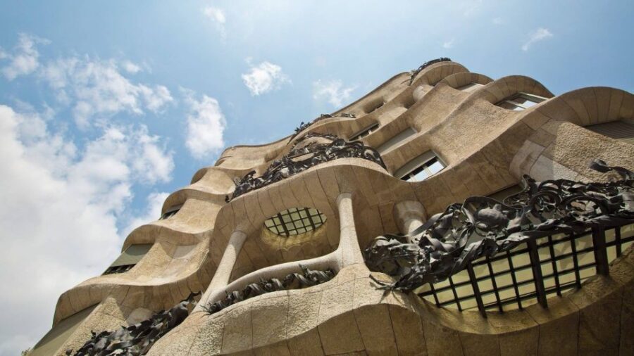 Barcelona: Evening Walking Tour in the Gaudi Area with Tapas - Price and value: is $100 per person worth it?