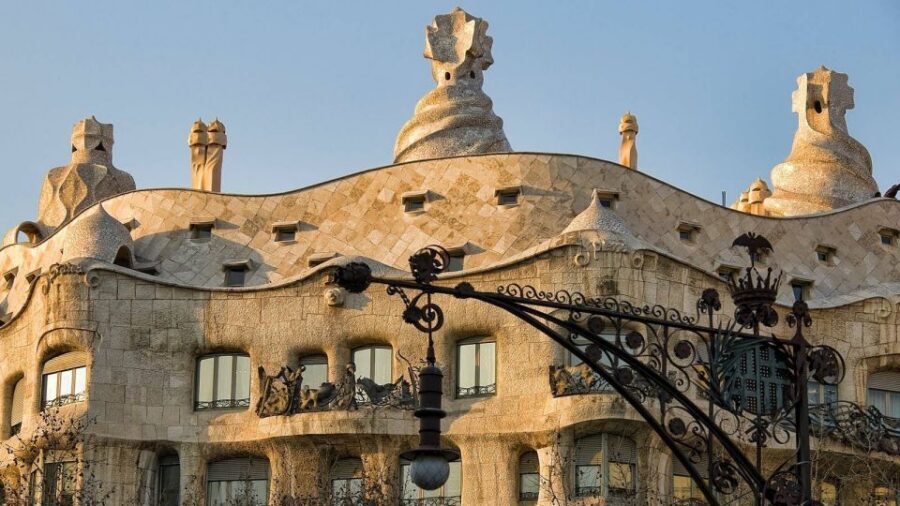 Barcelona: Evening Walking Tour in the Gaudi Area with Tapas - Stop 2: pintxos from northern Spain, not just small random snacks
