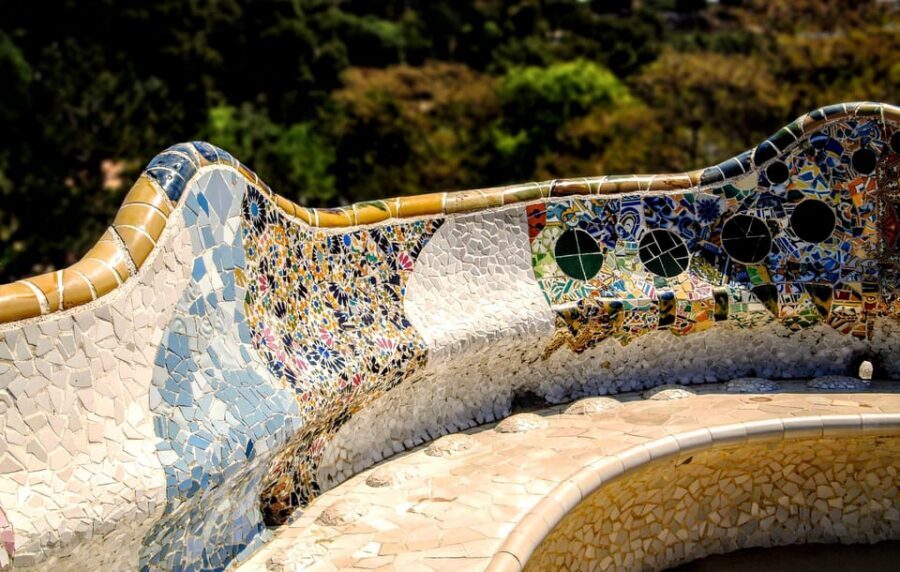 Barcelona: Exclusive Park Güell Private Guided Tour - El Drac and the main terrace: where the views earn their place