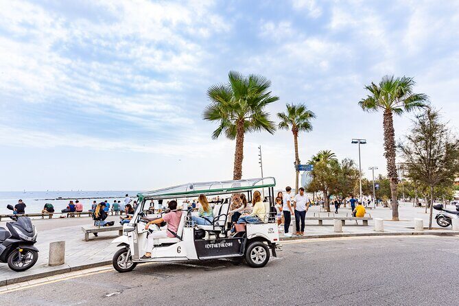 Barcelona Expert Plus Tour with Local Guide in Eco Tuk Tuk Private - Why this Barcelona eco tuk-tuk tour is such a smart overview