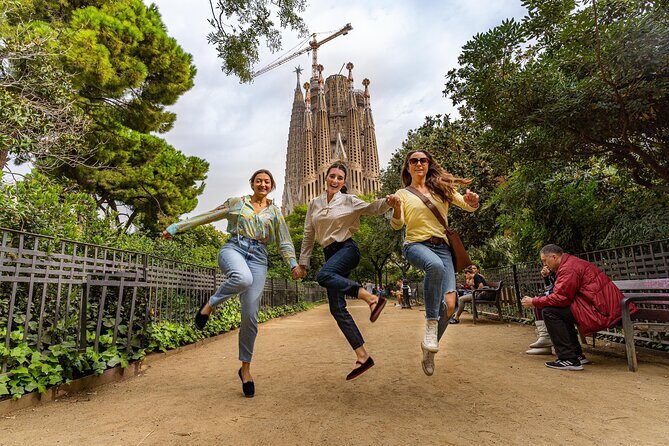 Barcelona Express Tour in a Private Eco Tuk Tuk - Casa Calvet and the early Gaudí moment you’ll spot in Ensanche