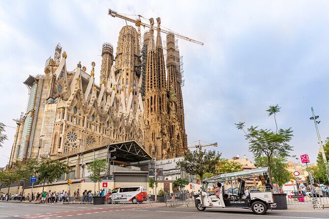 Barcelona Express Tour in a Private Eco Tuk Tuk - The 59-minute route: what you’ll see when you can’t stop