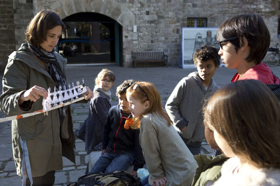 Barcelona: Family Tour in the Footsteps of Columbus - Spice tasting: the smells that connect Europe to America and Asia