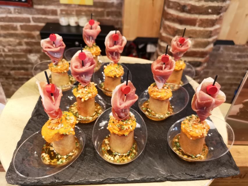 Barcelona: Food & Drink Tasting Tour in Traditional Taverns - The Gothic Quarter finish: churros and hot chocolate at La Pallaresa