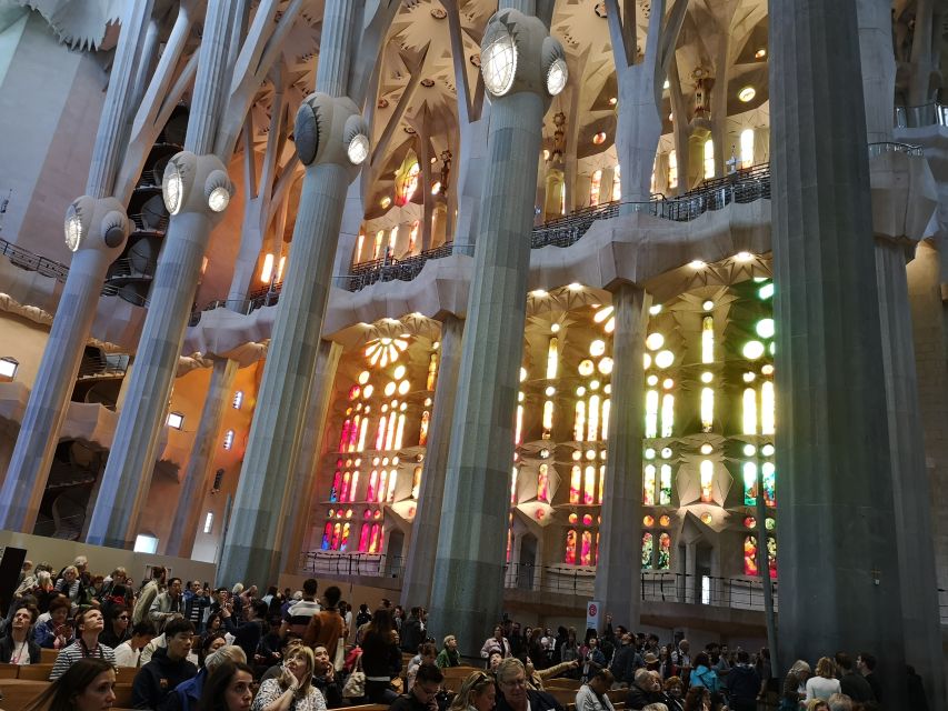 Barcelona: Foodie Walking Tour with Sagrada Familia Tickets - Sagrada Familia: Gothic Revival meets Art Nouveau on purpose