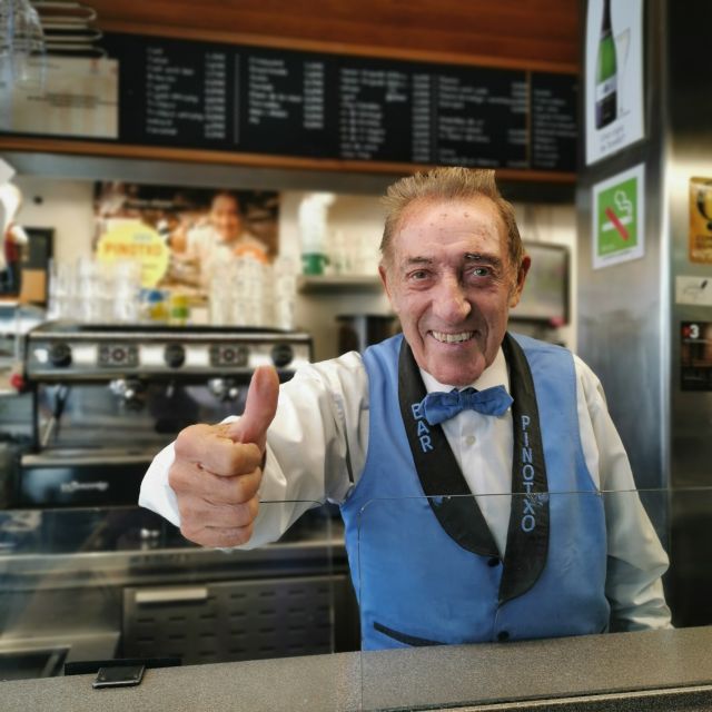 Barcelona: Foodie Walking Tour with Sagrada Familia Tickets - Stop 3: O’ Toxo 3 Germans for more tasting, more context