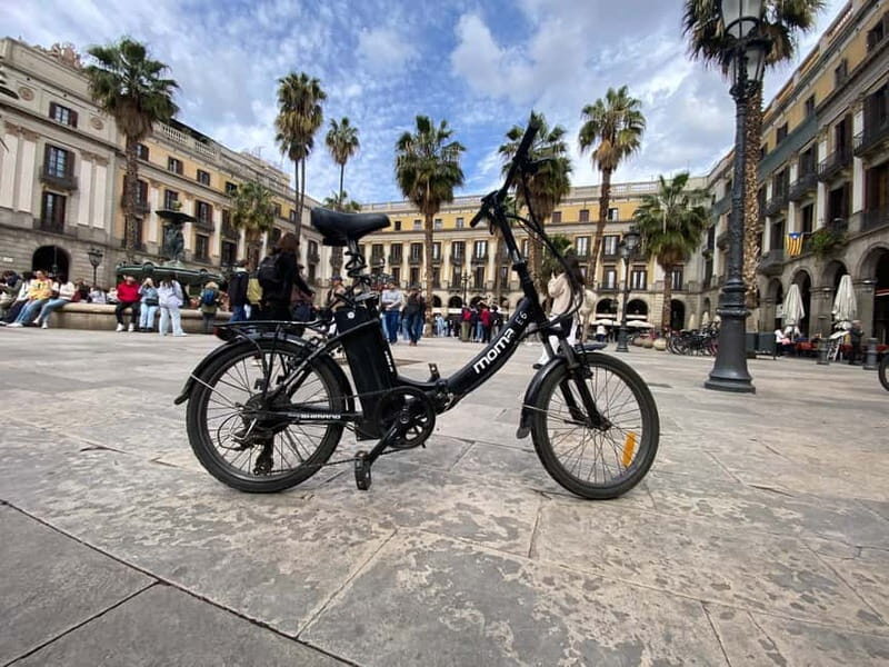 Barcelona: Full-Day Bike/E-Bike Rental with Helmet and Lock - Picking Up Your E-Bike Near Sagrada Familia