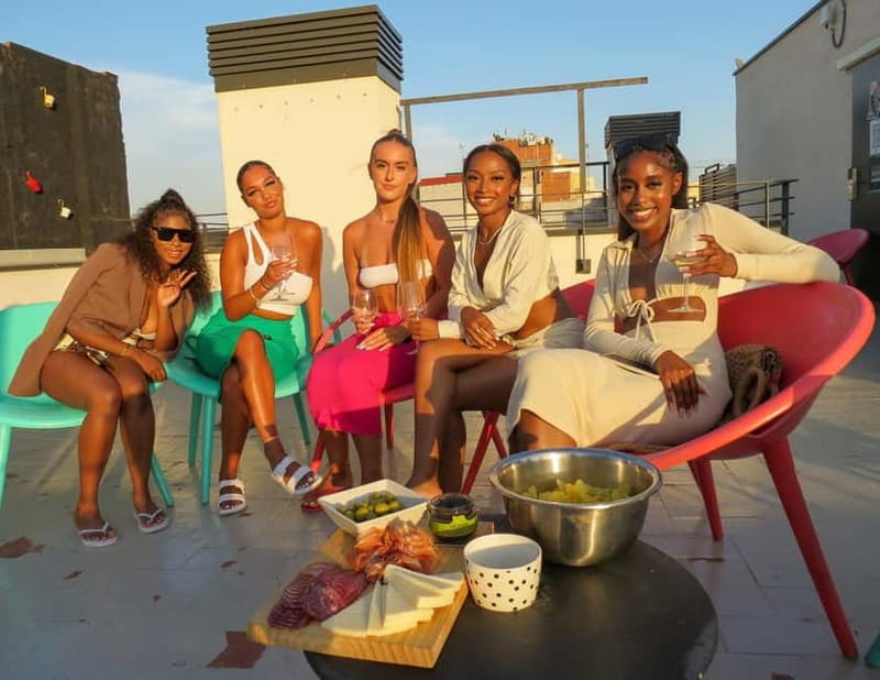Barcelona: Fun & Unpretentious Rooftop Wine Tasting - Snacks, music, and the social pace: why it feels easy