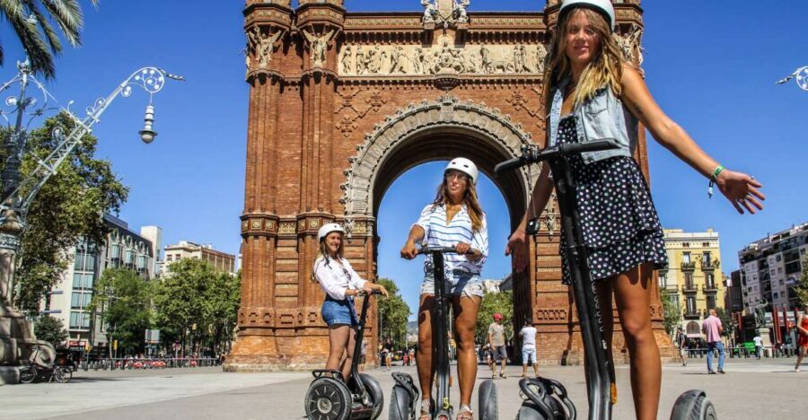 Barcelona: Gaudi Guided Segway Tour - Crossing Into Eixample: Fundació Tàpies and the Modern-Art Angle