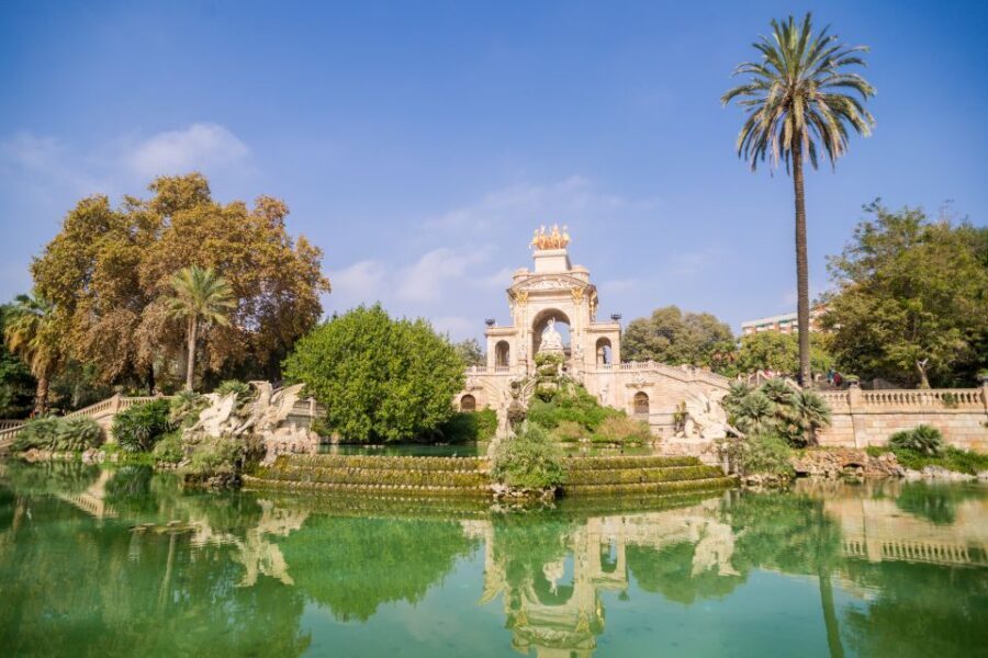 barcelona: Gaudi Highlights eBike tour - Sagrada Família: Big Photos, Strong Stories, Real Awe