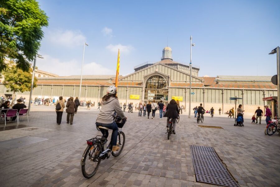 barcelona: Gaudi Highlights eBike tour - Passeig de Gràcia: Casa Milà, Casa Batlló, and the Manzana de la Discordia