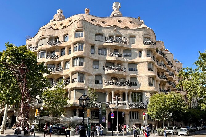 Barcelona Gaudi Houses Tour: Casa Vicens, Pedrera & Casa Batlló - Walking Route, Timing Pressure, and What to Wear