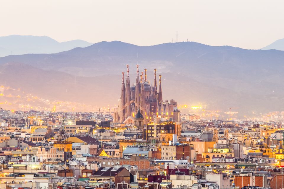 Barcelona: Gaudí Sightseeing Guided Segway Tour - Eixample in context: why this route makes sense