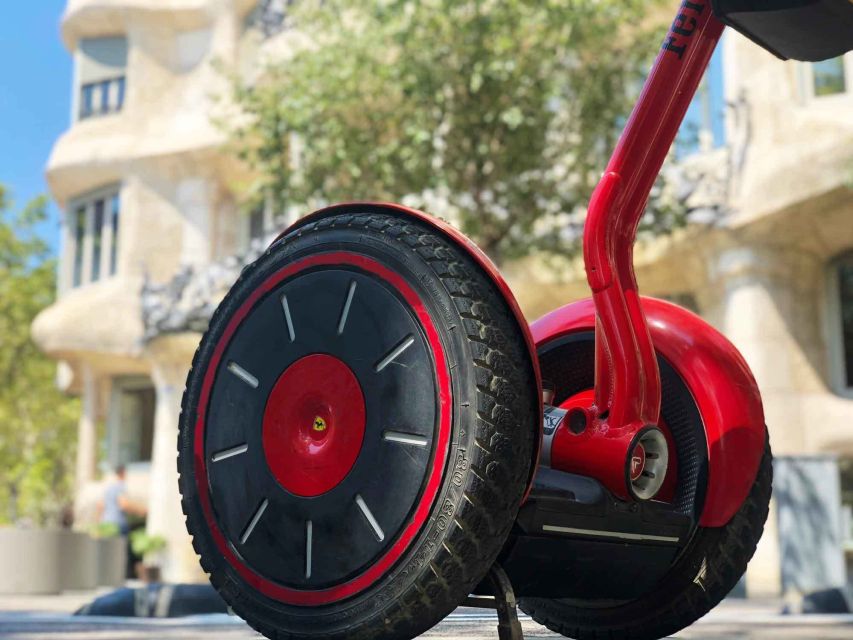 Barcelona: Gaudí Sightseeing Guided Segway Tour - Language and group size: small-group comfort, big-group lessons